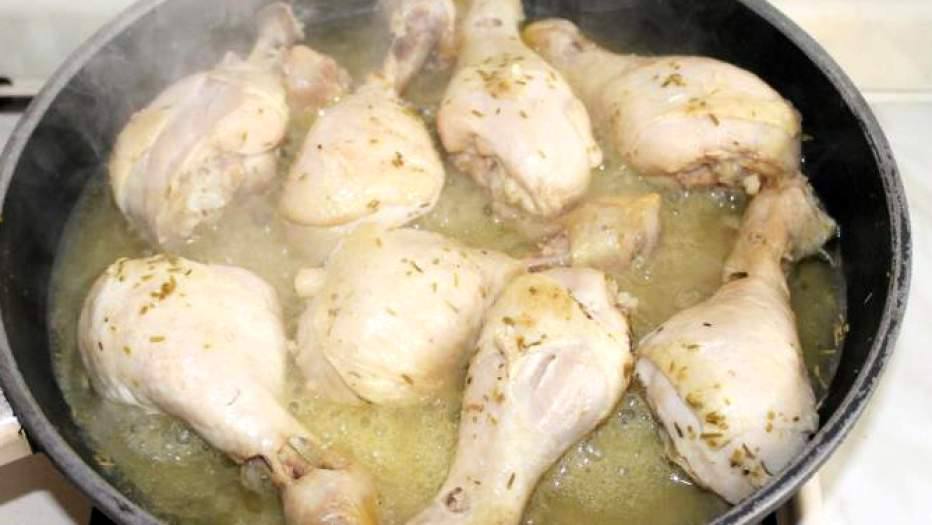 Рецепт Курица с картофелем и грибами в слоёном тесте шаг-1