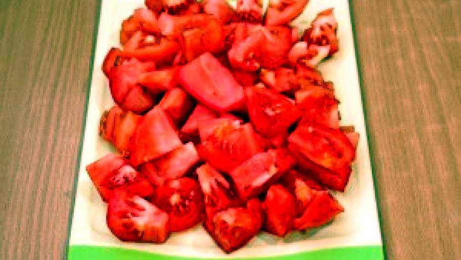 Рецепт Шашлык из свинины, маринованной в помидорах, розмарине и луке  шаг-2