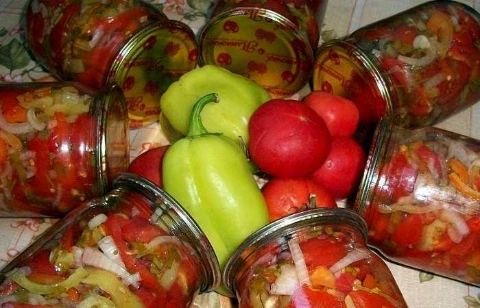 Рецепт Консервированный салат из помидоров и болгарского перца Готовим Консервация Консервированный салат из помидоров и болгарского перца