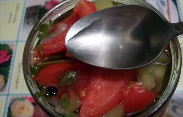 Рецепт Консервированный салат из помидоров и болгарского перца шаг-11
