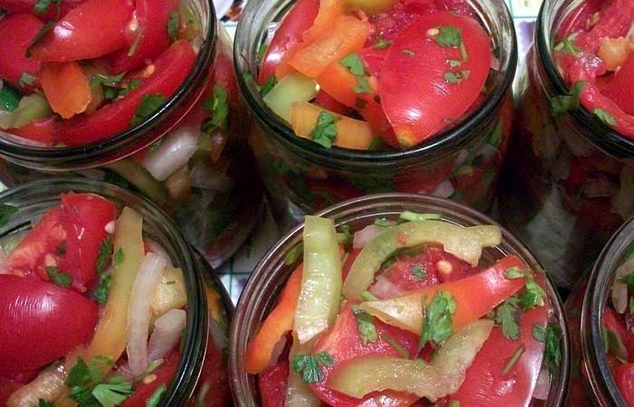 Рецепт Консервированный салат из помидоров и болгарского перца шаг-8