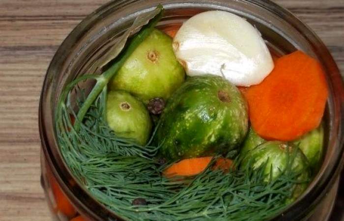Рецепт Маринованные огурцы с морковью шаг-5