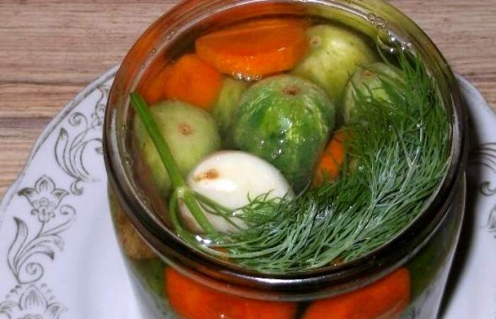 Рецепт Маринованные огурцы с морковью шаг-7