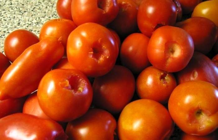 Рецепт Маринованные помидоры с чесноком  шаг-2