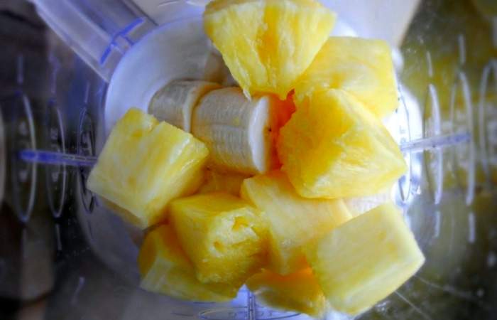 Рецепт Ананасово-манговый смузи  шаг-4
