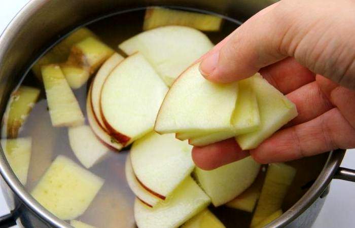 Рецепт Горячий яблочный сидр с корицей и имбирем шаг-5