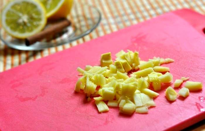 Рецепт Имбирный напиток с лимоном, медом и корицей  шаг-2