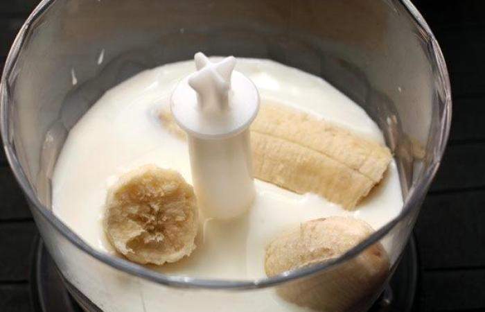 Рецепт Молочный коктейль с бананом и мороженым шаг-1