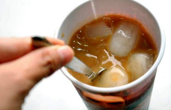 Рецепт Молотый кофе со льдом шаг-5
