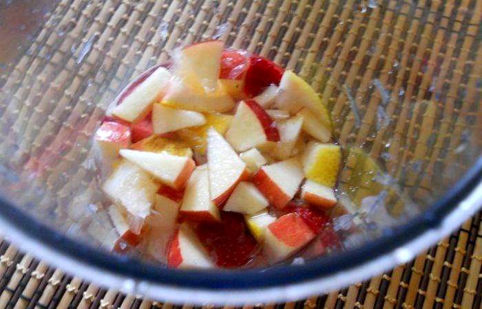 Рецепт Напиток с клубникой и фруктами  шаг-4