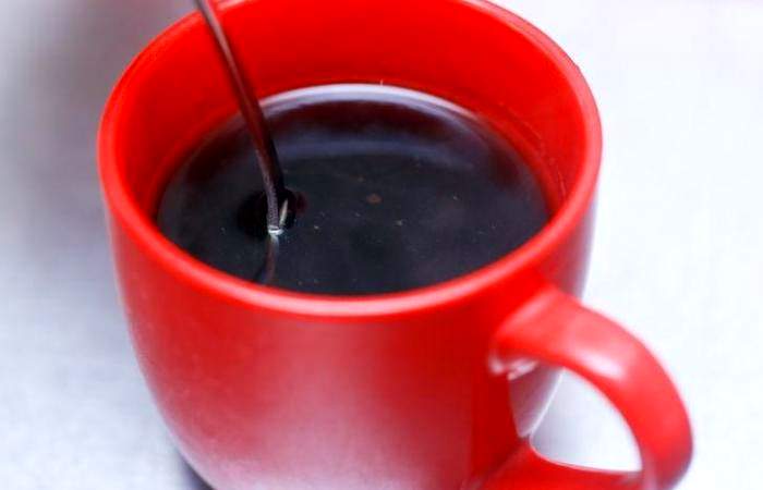 Рецепт Растворимый кофе со льдом шаг-1