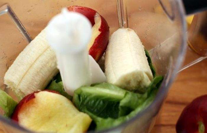 Рецепт Зеленый коктейль с бананами и нектаринами шаг-3