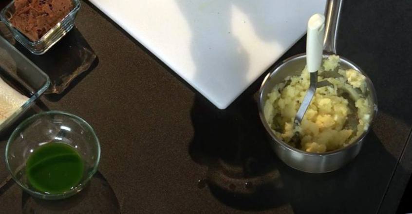 Рецепт Филе камбалы со сливочным кремом и красным картофельным пюре шаг-5