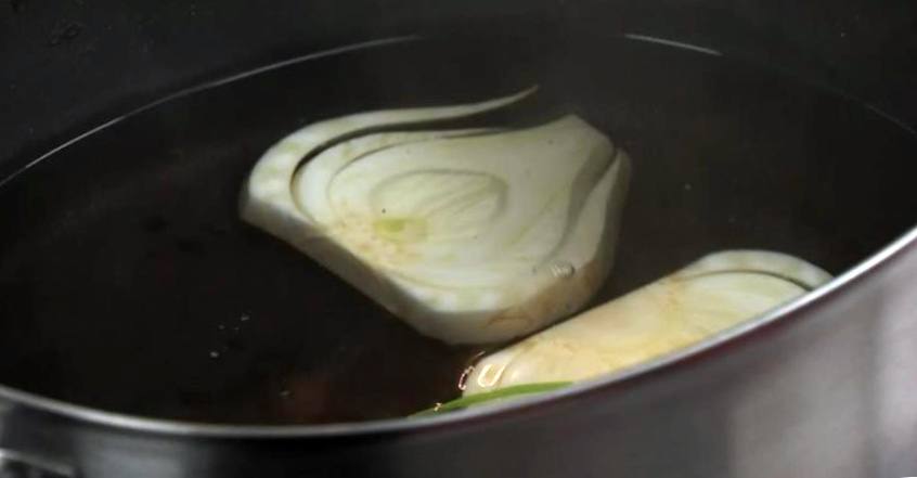 Рецепт Филе осетрины со спаржей и соусом из креветок  шаг-4