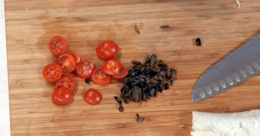 Рецепт Филе трески с оливками и рисовый салат  шаг-2