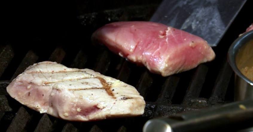 Рецепт Филе тунца с кабачками и устричным майонезом шаг-5