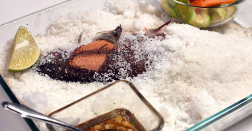 Рецепт Форель в морской соли с миндальным соусом шаг-7