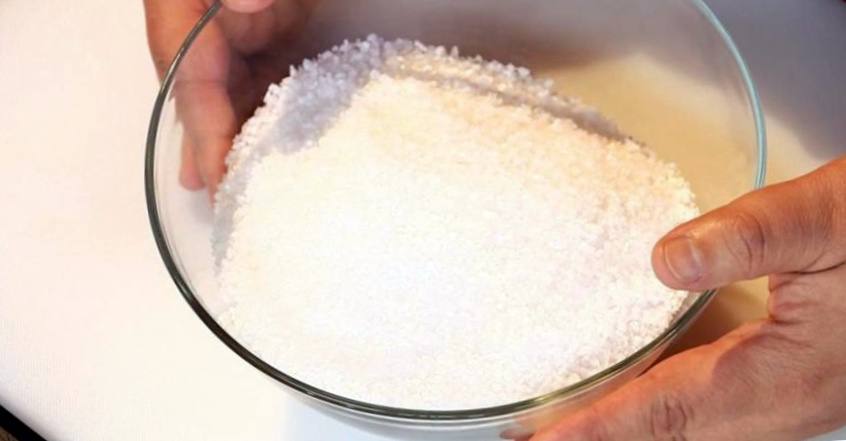 Рецепт Форель в морской соли с миндальным соусом шаг-1