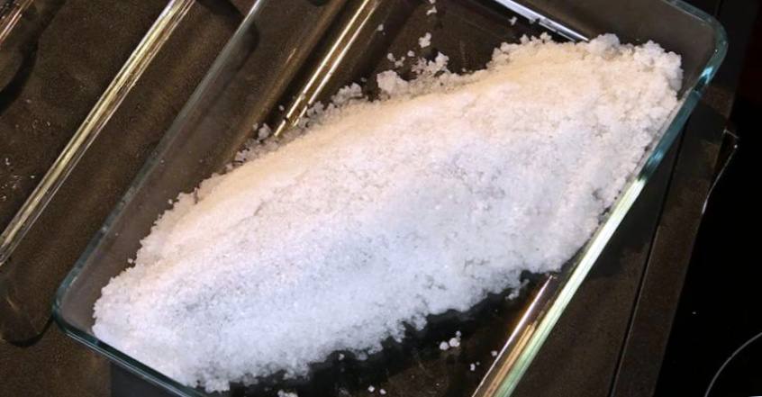Рецепт Форель в морской соли с миндальным соусом  шаг-2