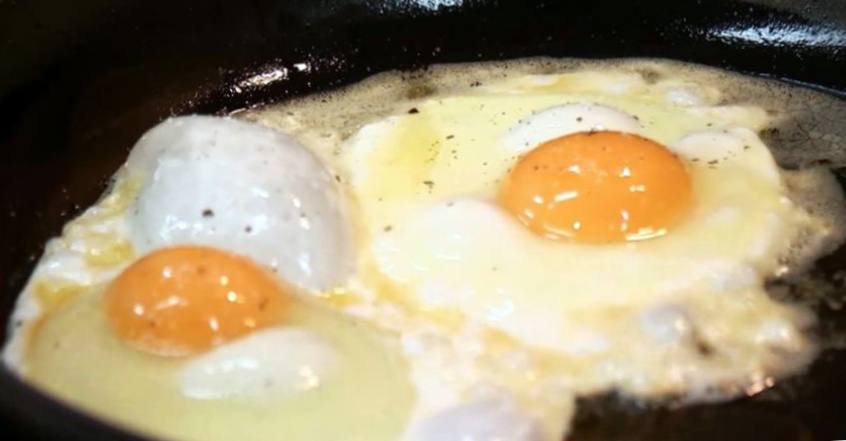 Рецепт Лапша с креветками, овощами и яйцом шаг-7