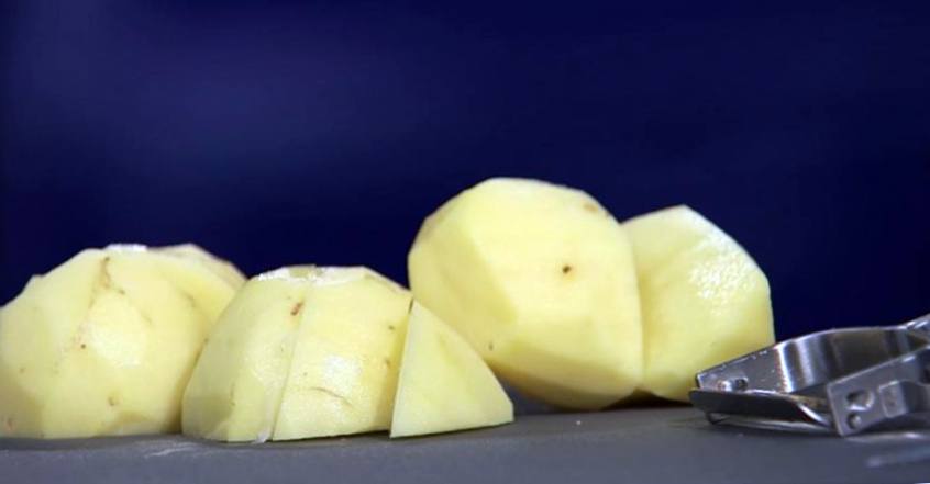Рецепт Лойн трески с отварным картофелем и норвежским соусом шаг-1