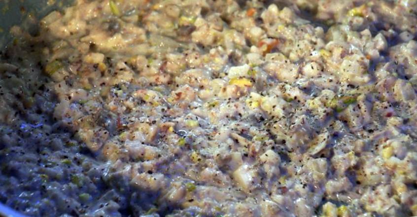 Рецепт Речная форель с фиолетовым рисом и грибным соусом шаг-3