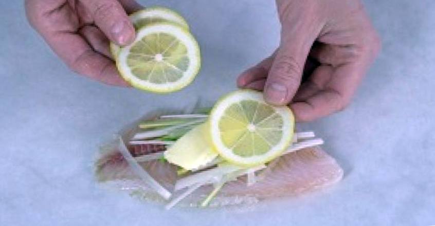 Рецепт Рыба в рукаве шаг-1