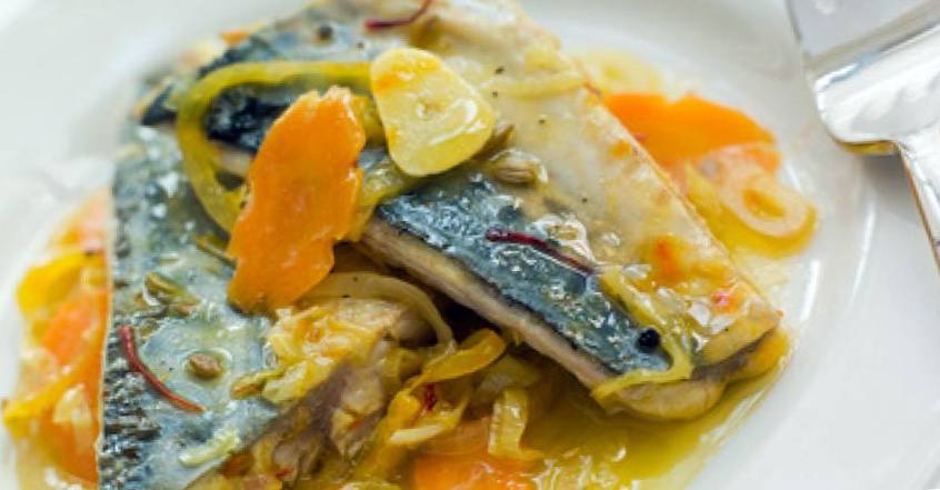 Рецепт Сардина в овощном соусе шаг-1