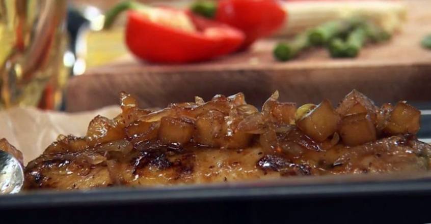 Рецепт Сельдь в горчично-медовом соусе с яблочно-луковой карамелью шаг-3