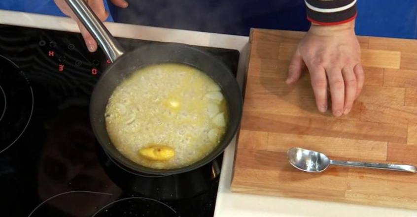 Рецепт Жареная тилапия с рисом и кунжутным соусом  шаг-2