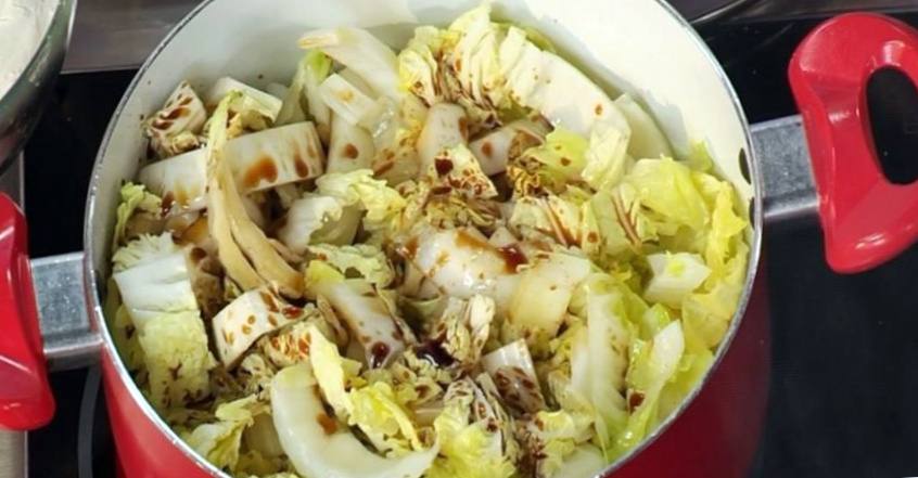 Рецепт Жареный тунец с китайской капустой и соевым соусом  шаг-2