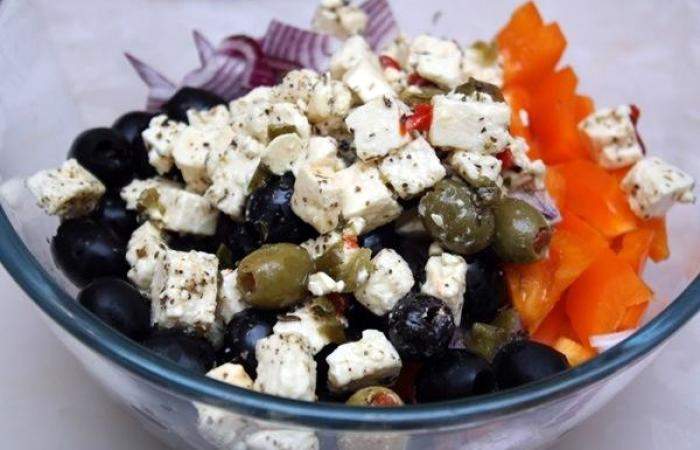 Рецепт Греческий салат с фетой  шаг-4