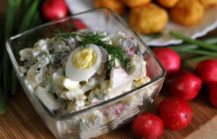 Рецепт Картофельный салат с редисом и яйцами  шаг-4