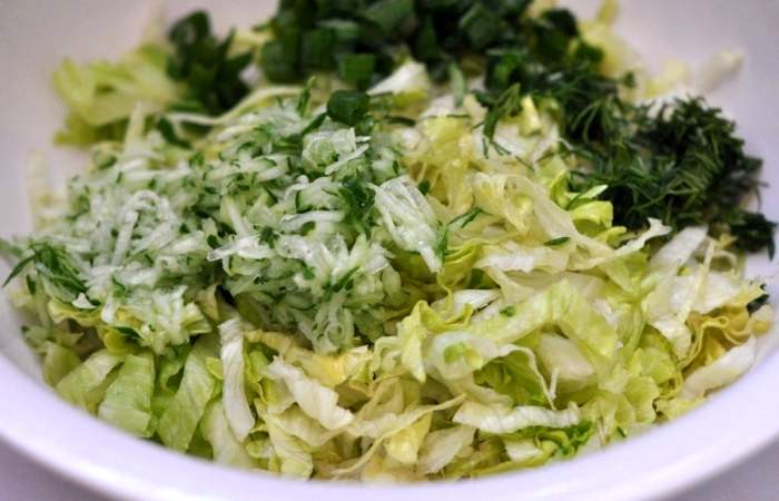 Рецепт Листовой салат с огурцами  шаг-2