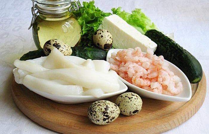 Рецепт Морской салат с креветками и кальмарами шаг-1