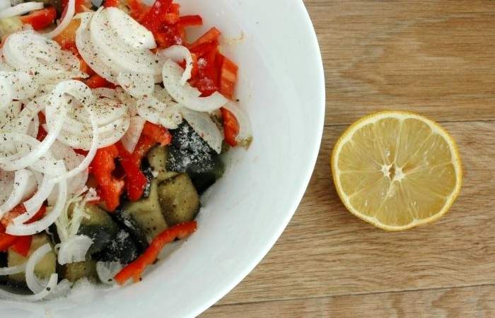 Рецепт Овощной салат с баклажанами шаг-6