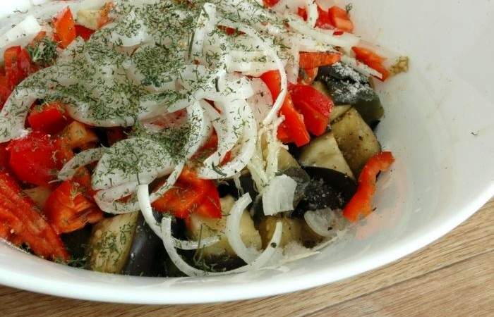 Рецепт Овощной салат с баклажанами шаг-7