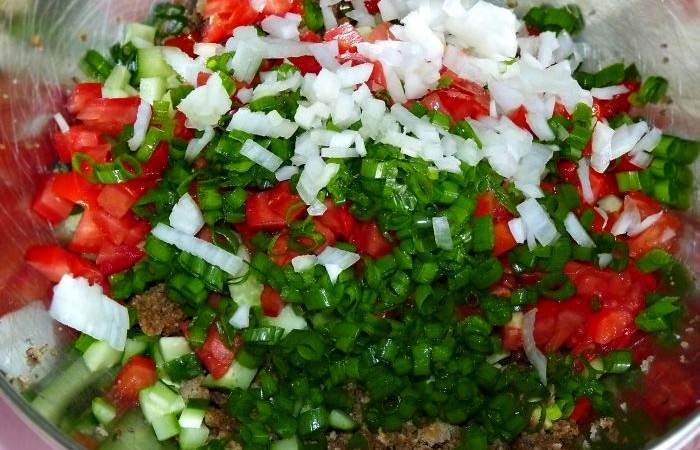 Рецепт Овощной салат с хлебом шаг-5