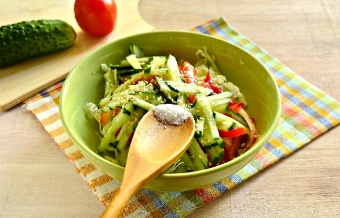 Рецепт Овощной салат с курицей шаг-7