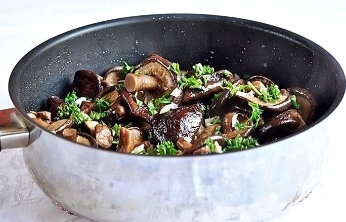 Рецепт Постный салат с грибами, картофелем и квашеной капустой  шаг-4
