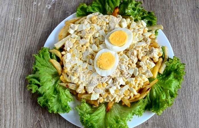 Рецепт Салат «Петушок» с картошкой фри шаг-8
