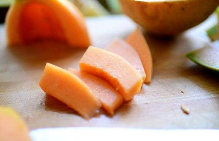 Рецепт Салат из фруктов в ананасе шаг-6