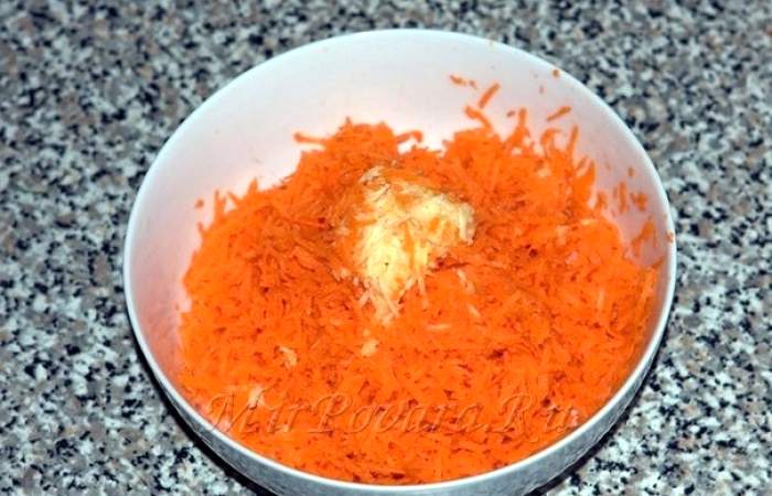 Рецепт Салат из моркови с чесноком  шаг-2