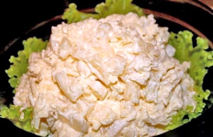 Рецепт Салат из сыра и яблок  шаг-4