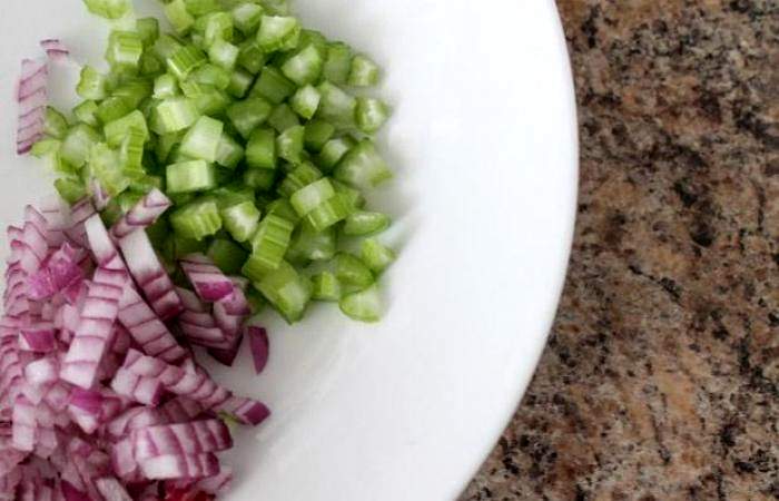 Рецепт Салат из тунца и авокадо  шаг-2