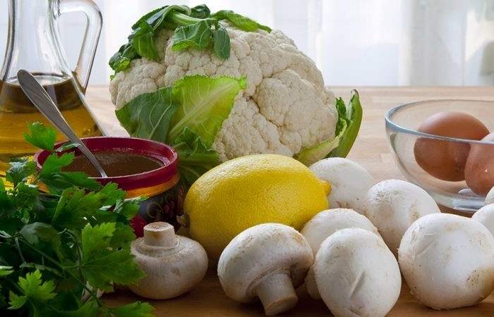 Рецепт Салат с цветной капустой и шампиньонами шаг-1