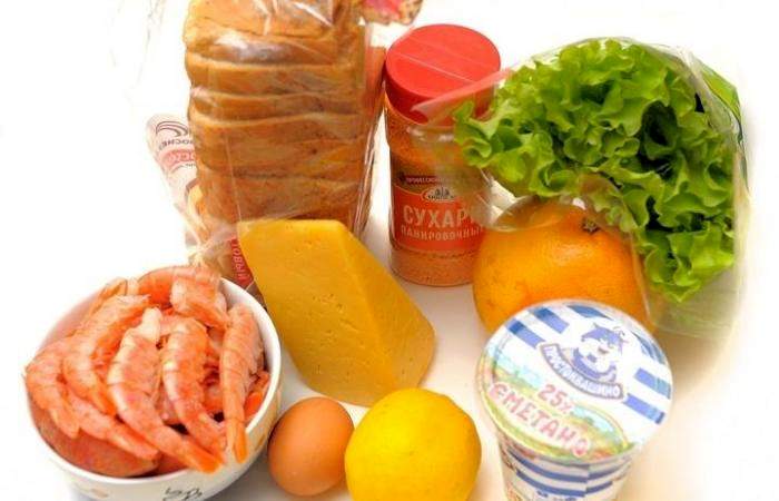 Рецепт Салат с грейпфрутом, креветками и сухариками шаг-1