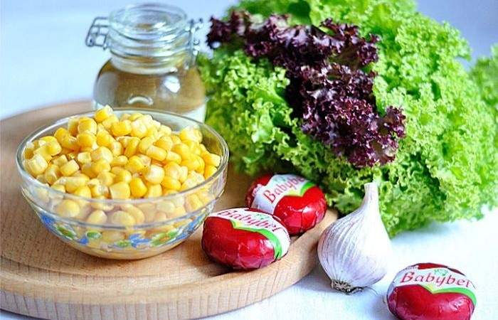 Рецепт Салат с консервированной кукурузой шаг-1