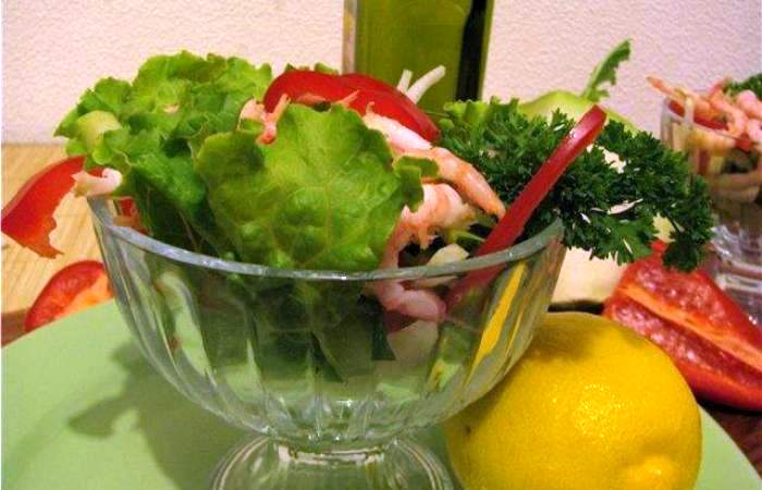 Рецепт Салат с креветками и свежими овощами шаг-6