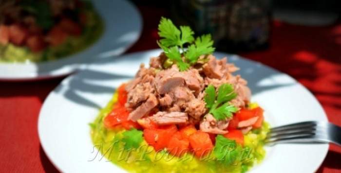 Рецепт Салат с тунцом и авокадо шаг-9